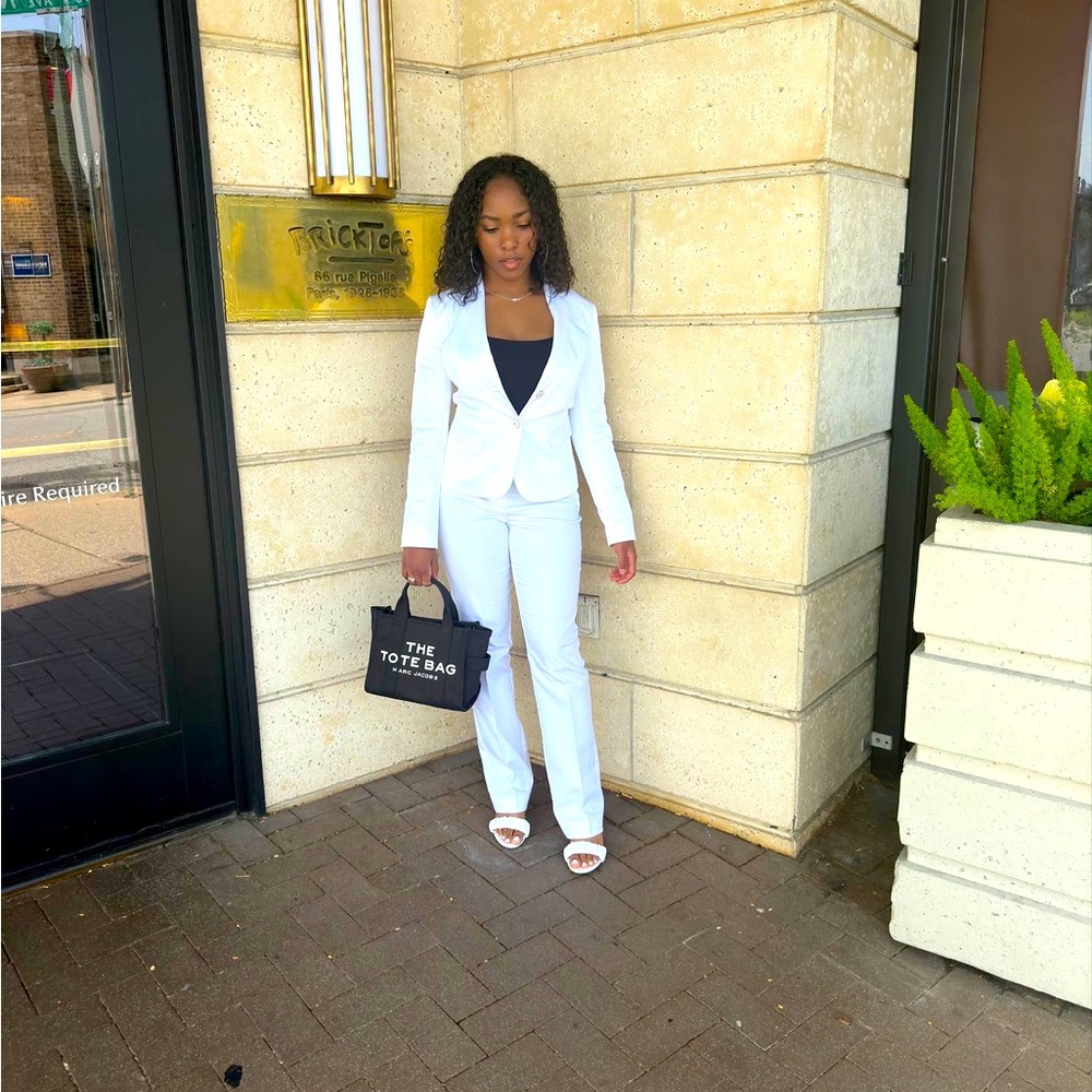 Meet your Posher, Camille